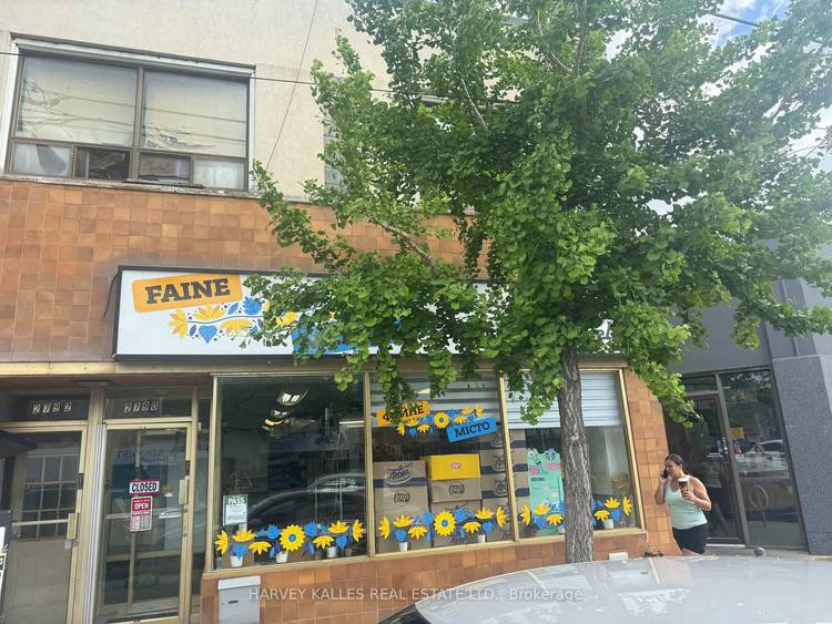 This Lakeside neighborhood is highly sought after by investors due to its revitalization, proximity to the waterfront and excellent transit accessibility along Lake Shore Blvd.