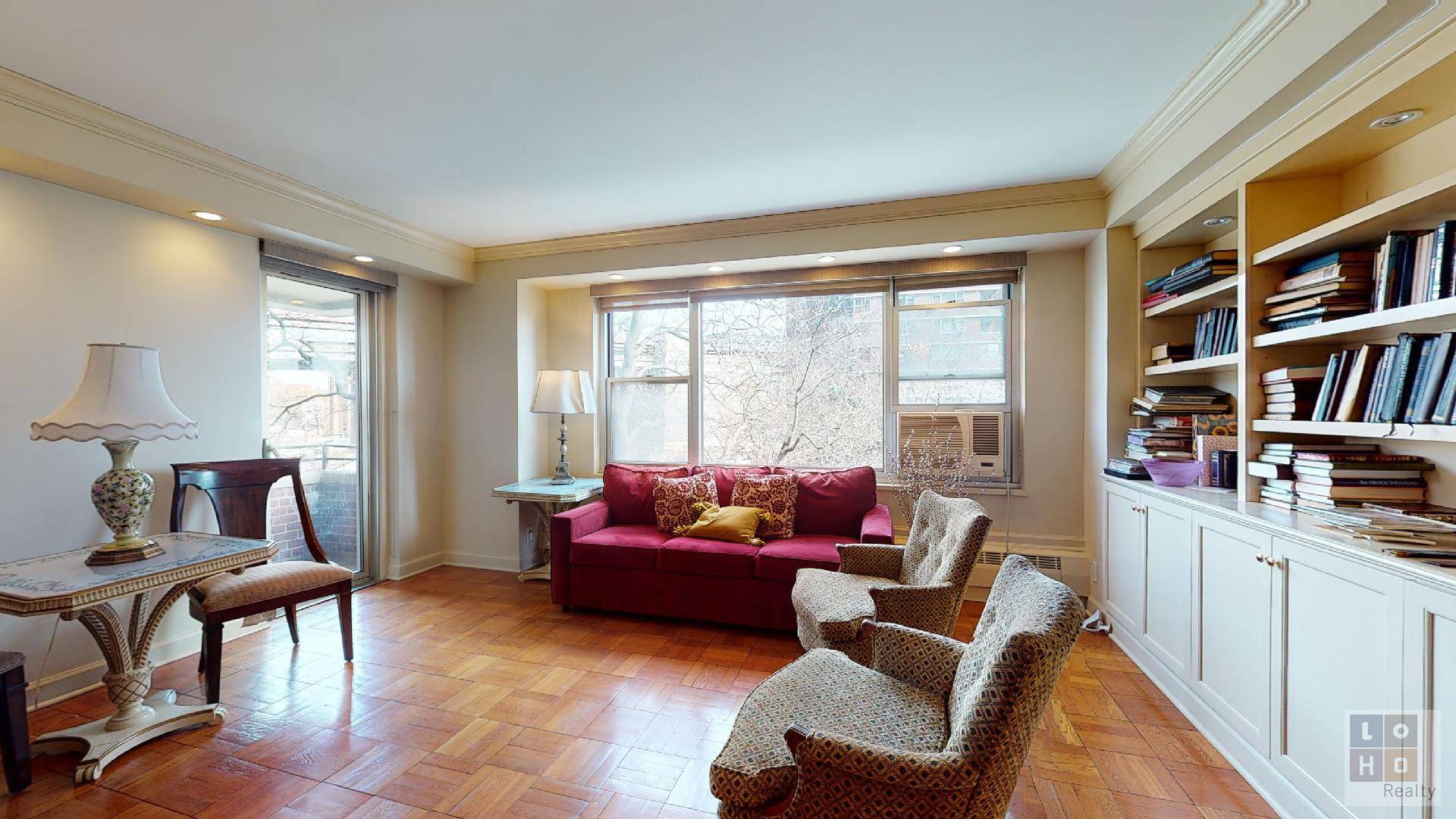 Great condition 2 bedroom with balcony apartment overlooking theco ops private park !