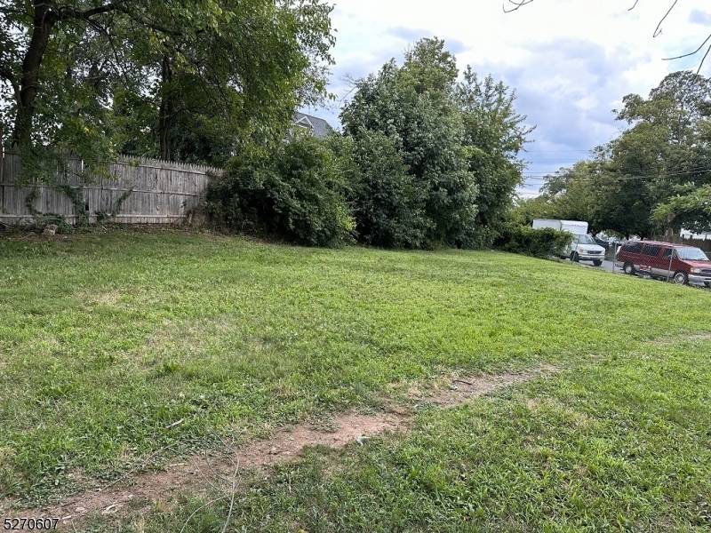 This is a beautiful lot. Near town center and transportations.