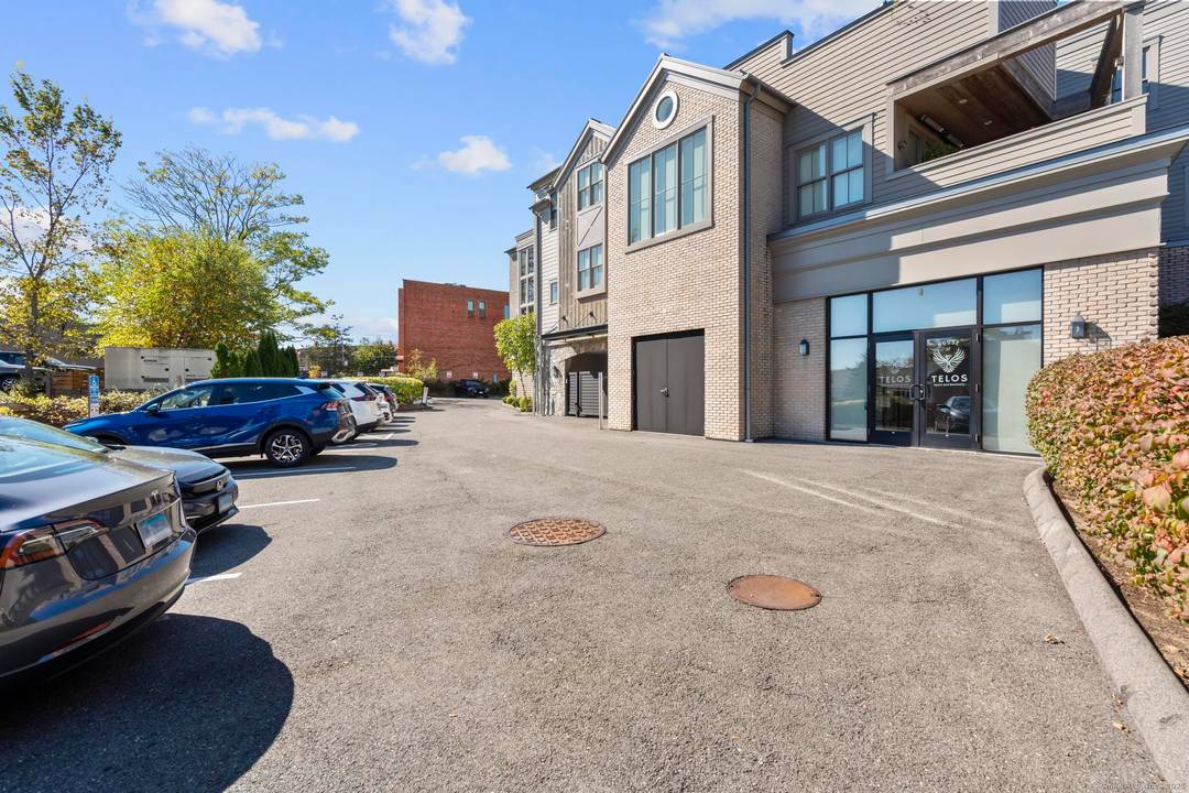 Located in one of New Canaan's most desirable commercial corridors, 21 Forest Street C1 offers an exceptional opportunity to own a premier street level commercial condominium in the heart of ...