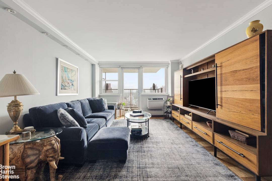 Open House by Appointment Only Perched on the 29th floor of a full service Brooklyn Heights co op, Residence 29F at 75 Henry Street offers expansive city and plaza views ...