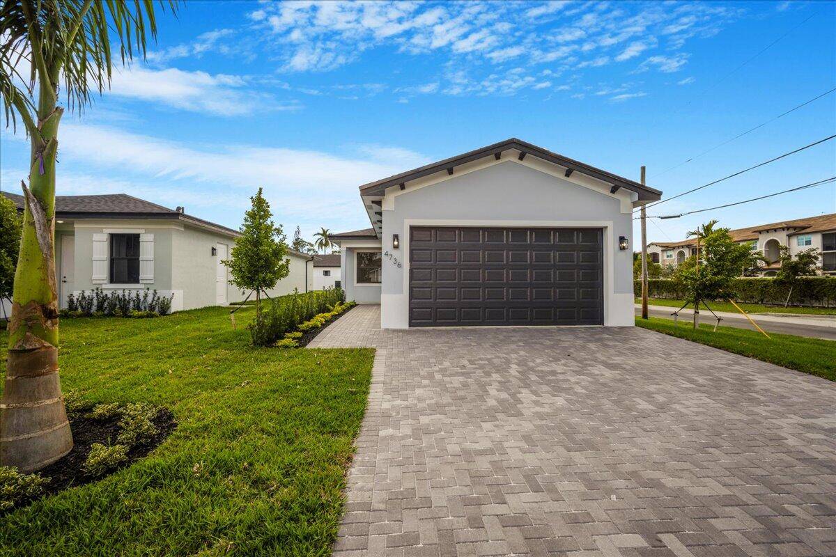 WE HAVE 4 HOUSES AVAILABLE IN THE SAME LOCATION.