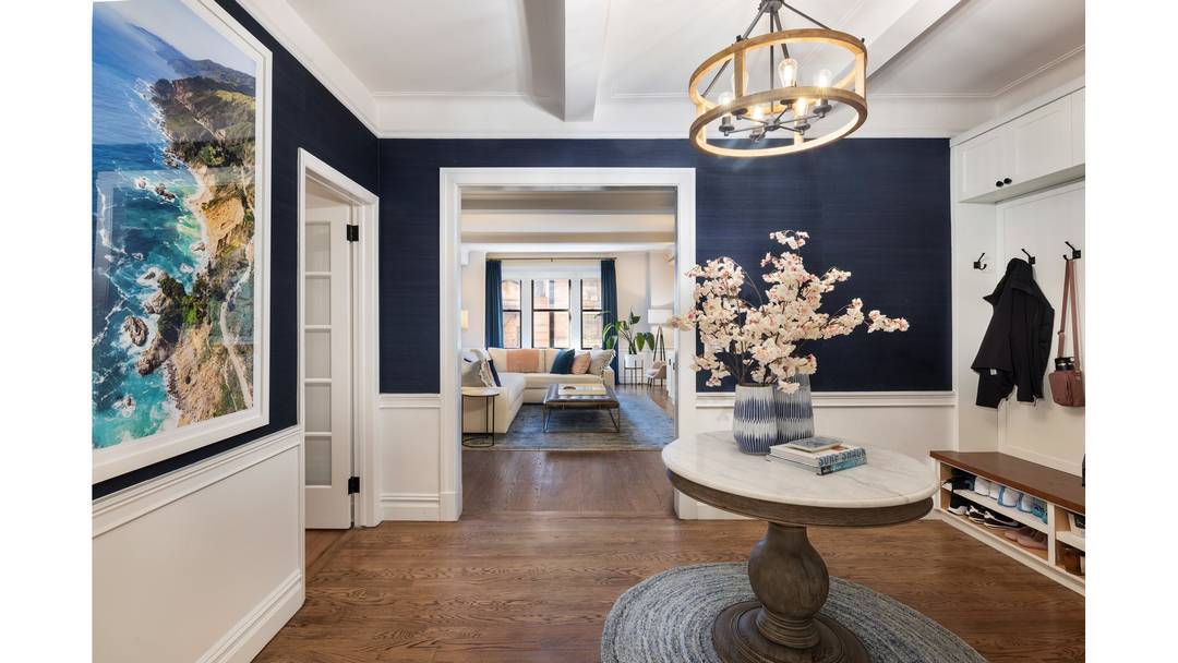 Manhattan's finest Classic Seven, Residence 4A at 470 West End Avenue combines grand prewar scale with thoughtful modern upgrades, offering an exceptional three to four bedroom home in impeccable move ...