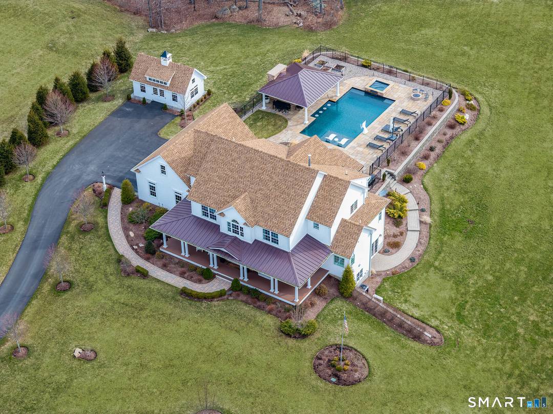 Beautifully situated on 5.