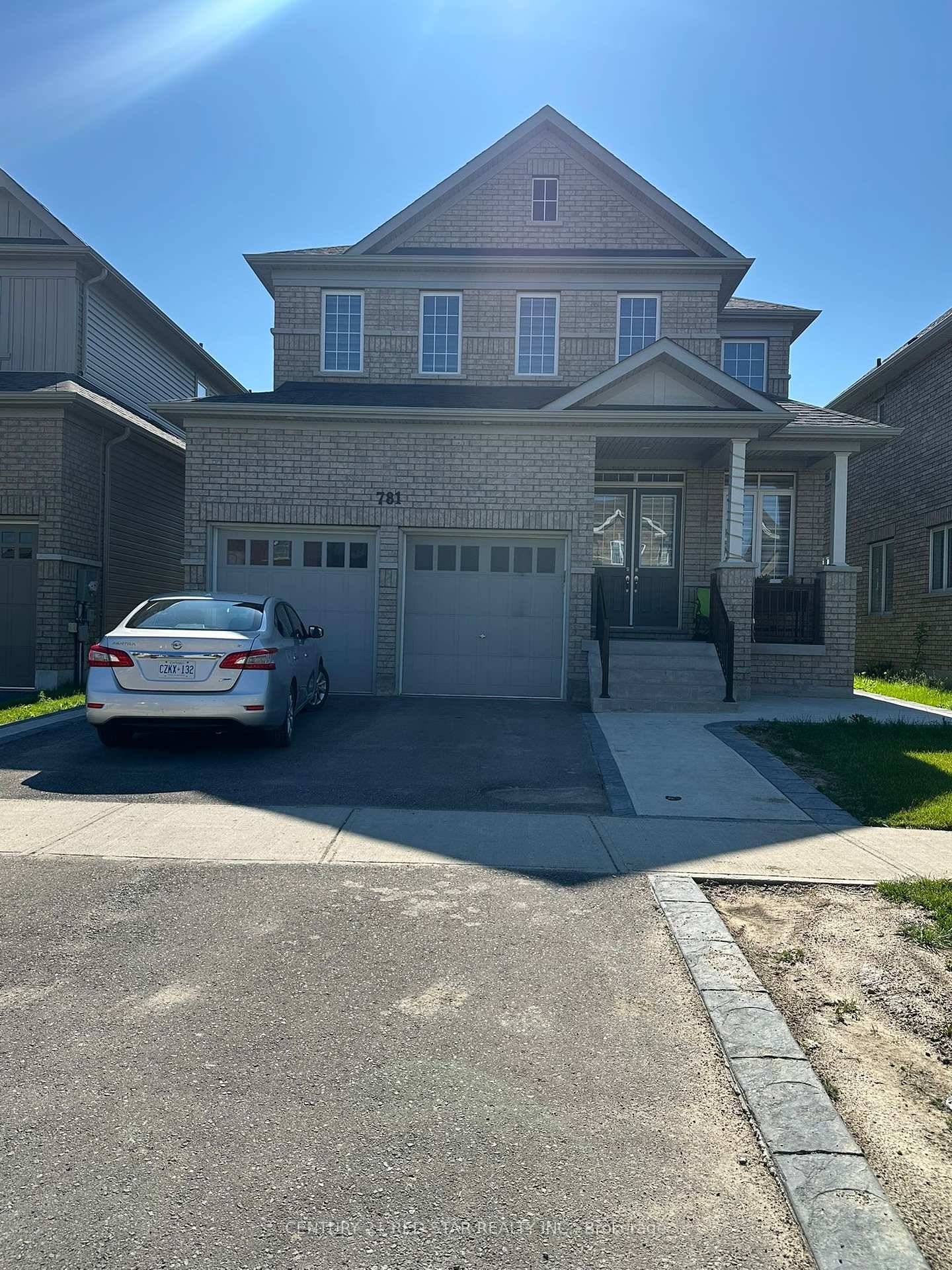 Welcome to this exceptional detached property offering the perfect blend of luxury, space, and functionality.