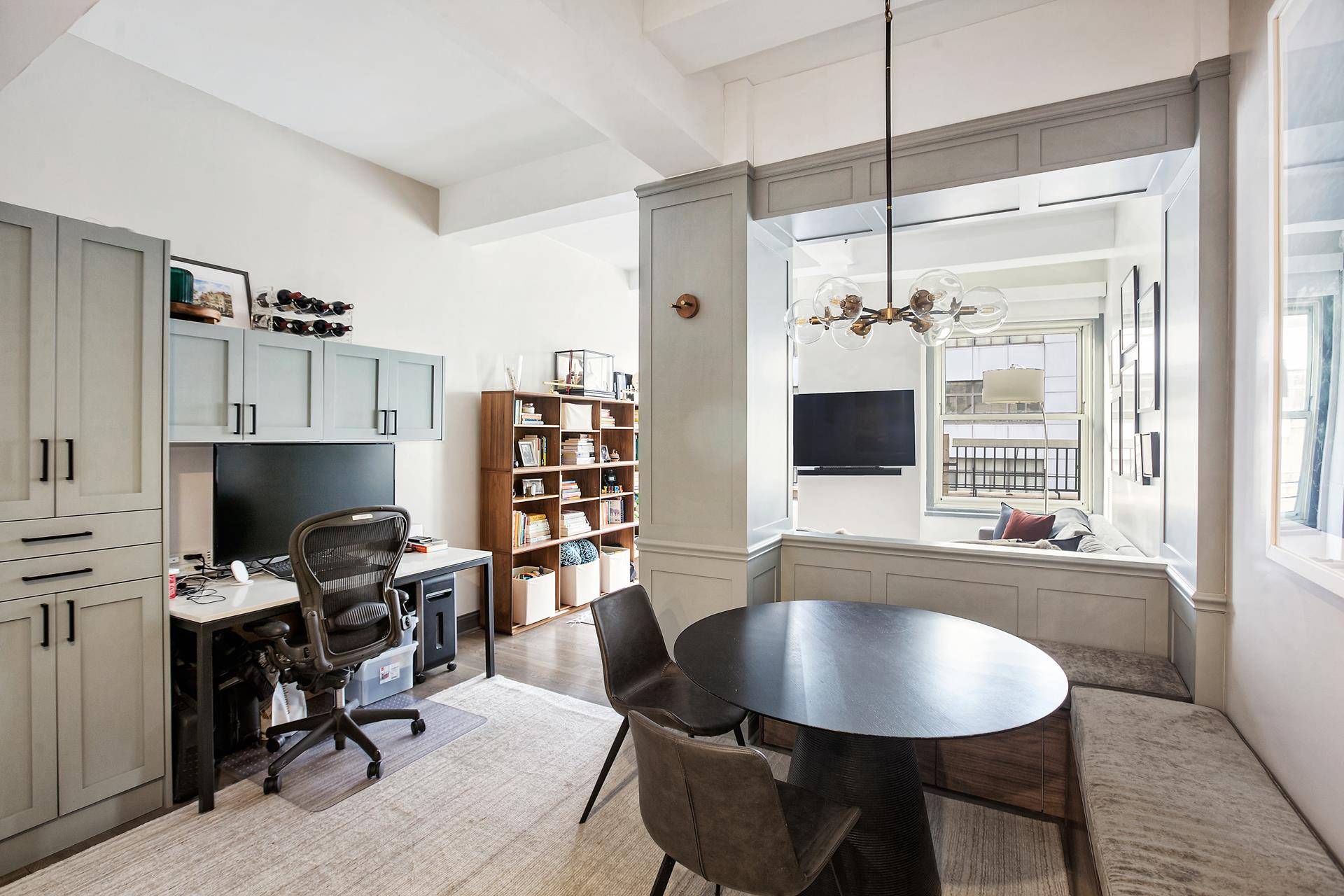 Brand new to the market, a mint condition loft layout re designed by Lauren Stanley from Alive and Kicking Designs.