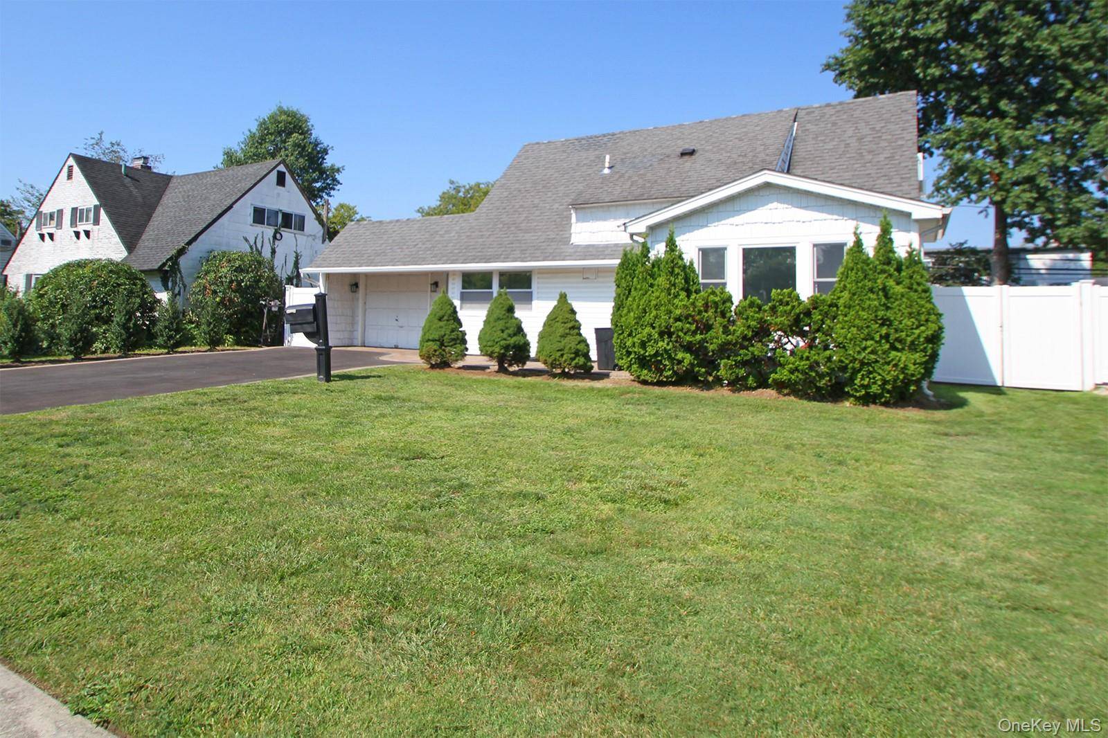 Renovated 3 Bedroom Cape Cod Prime Location !