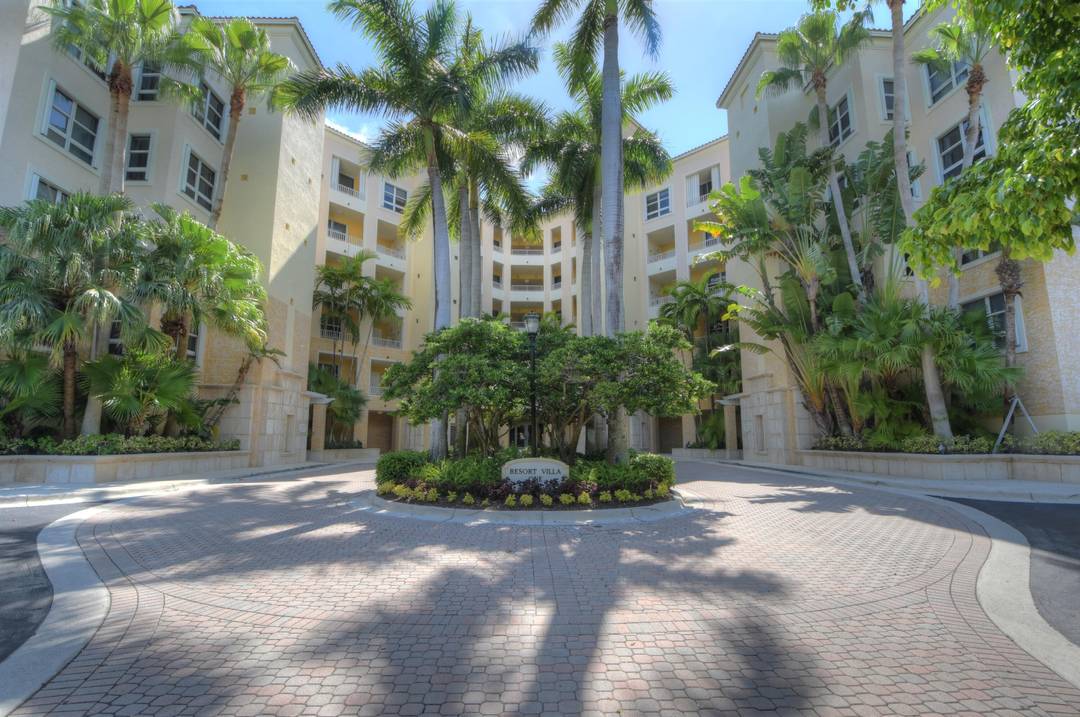 Beautiful 2 bedroom, 2 bath apartment in prestigious Resort Village.