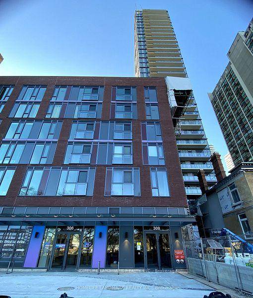 Welcome to JAC Condo ! Brand New 2 1 Bedroom 2 Bathroom Suite Available For Rent, Interior 697 Sq Ft.