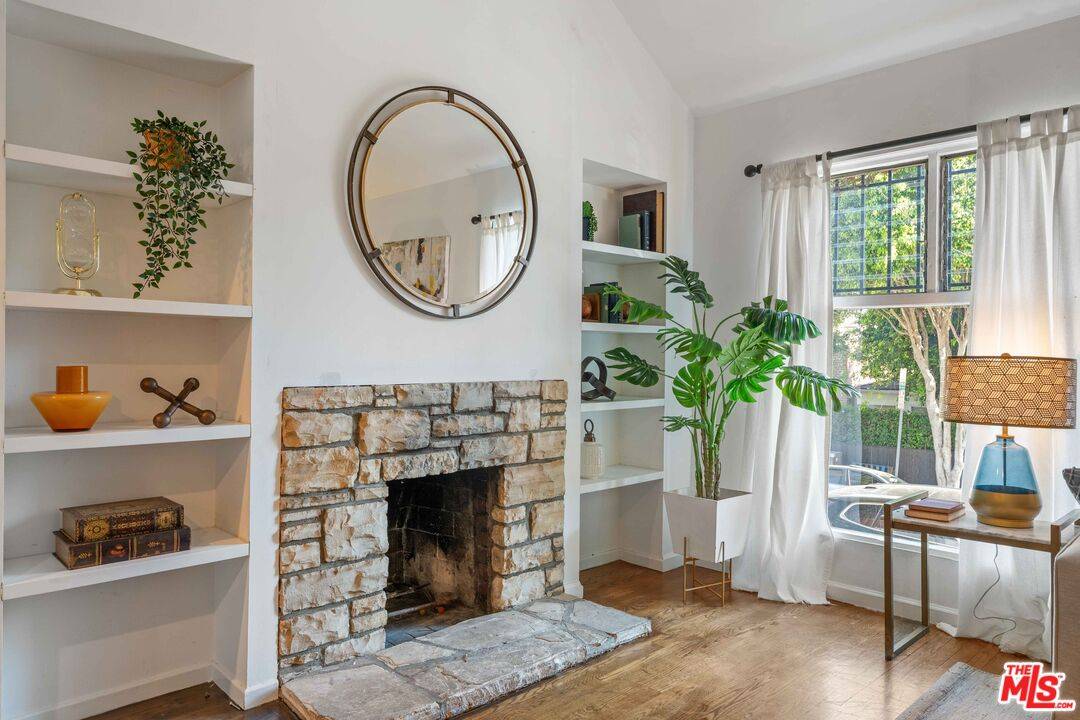 9039   Phyllis Ave 3BR Sunset Strip La