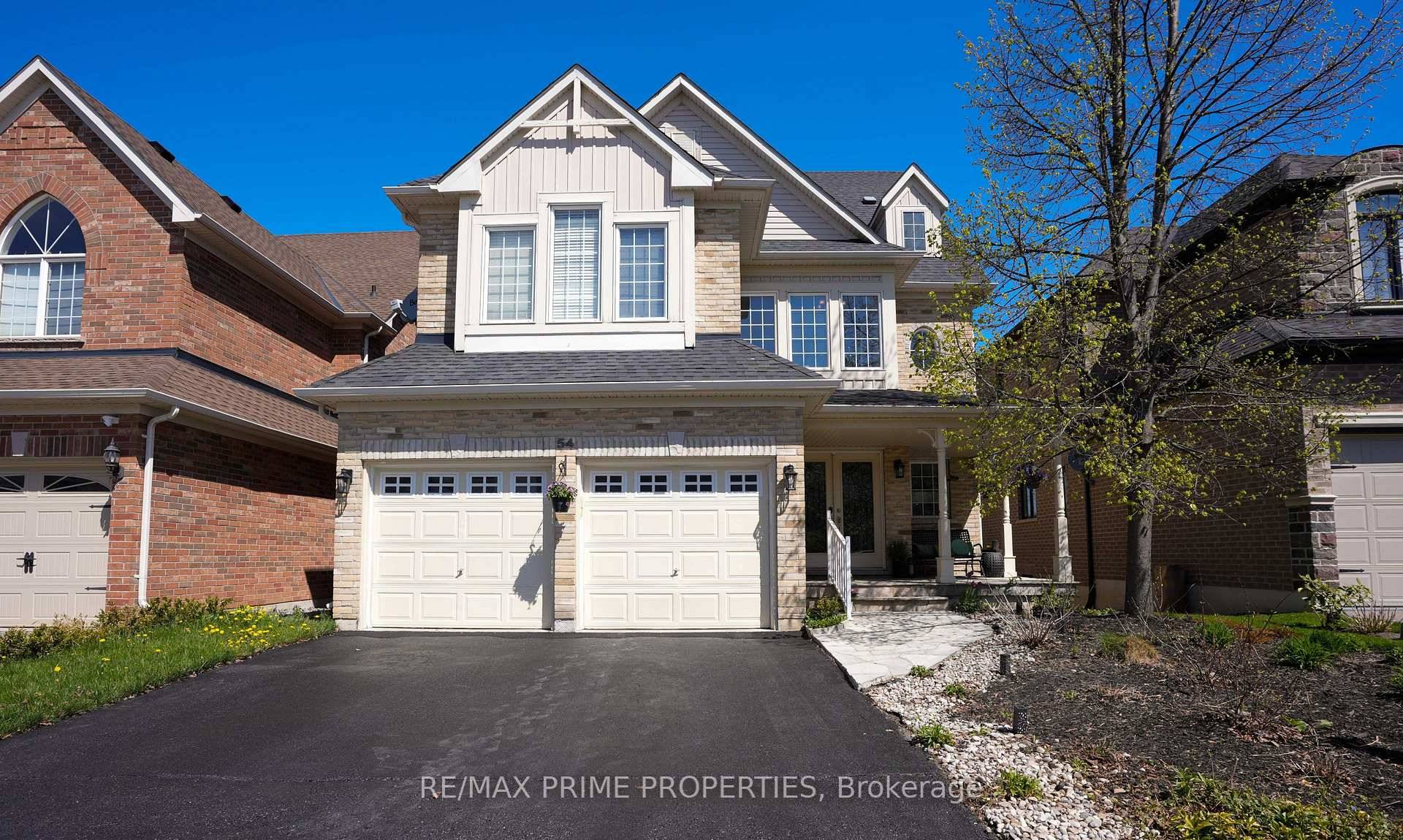 Situated on a premium ravine lot in one of Richmond Hills most prestigious communities, this exceptional residence offers the perfect balance of refined living and serene natural beauty.