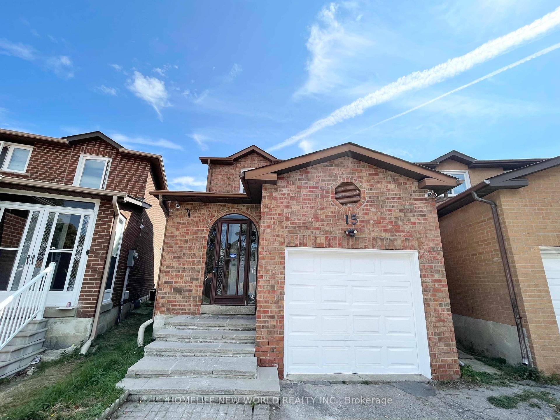 Bright 3 1 Bed Rooms, Practical Layout, 2 Storey Link Home In High Demand Steeles Fenton Area !