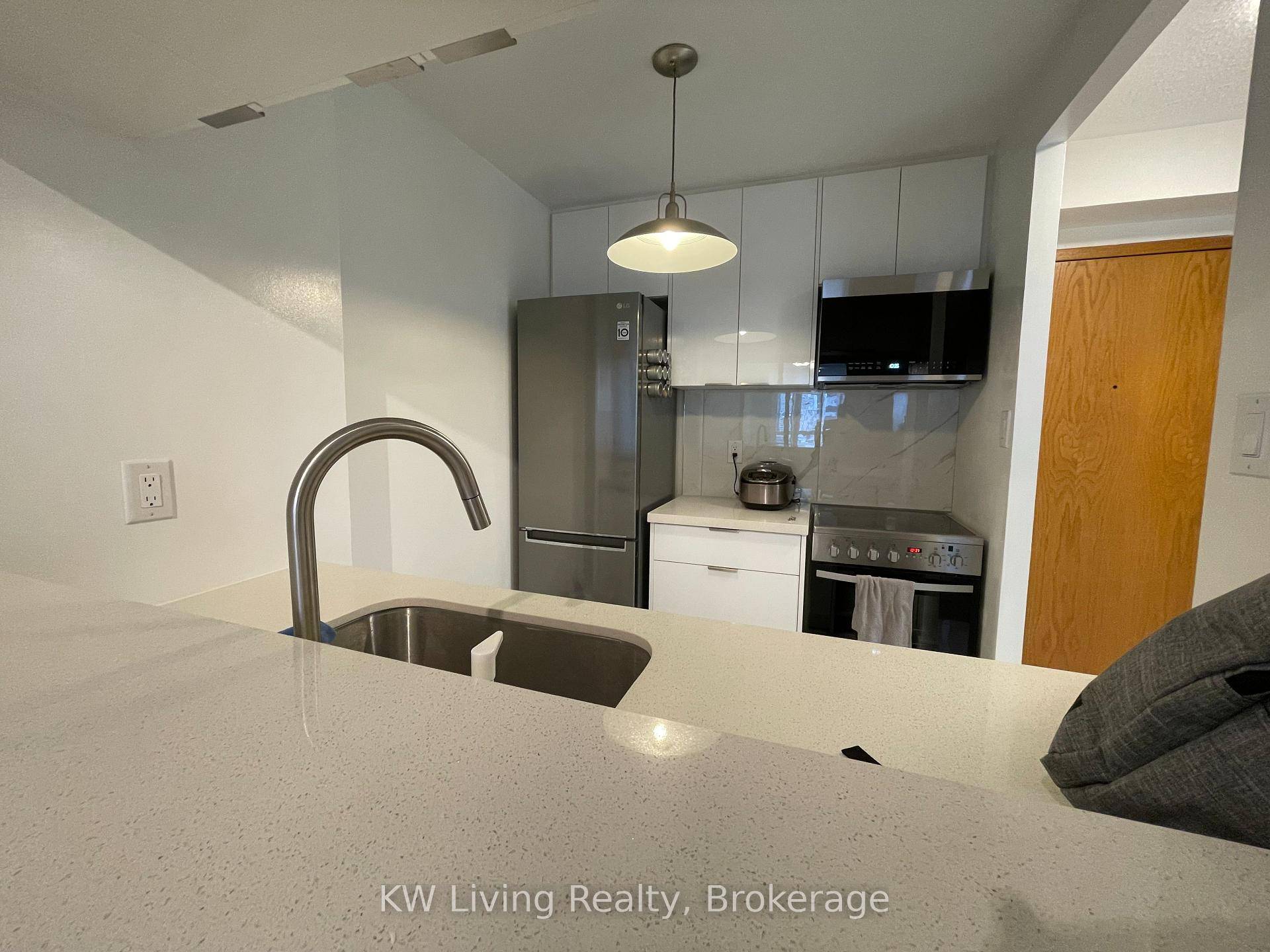 Stunning Fully Renovated 1 1 Bedroom Suite for Lease at 44 St Joseph St Located in the Heart of Bay Bloor !