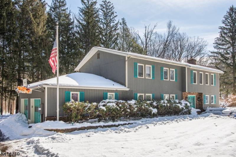 Mother Daughter potential in Randolph, 4772 sf home on 1.