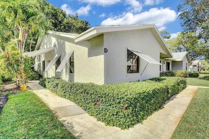 Stunning Renovated Corner Unit Near Downtown Delray the Beach !