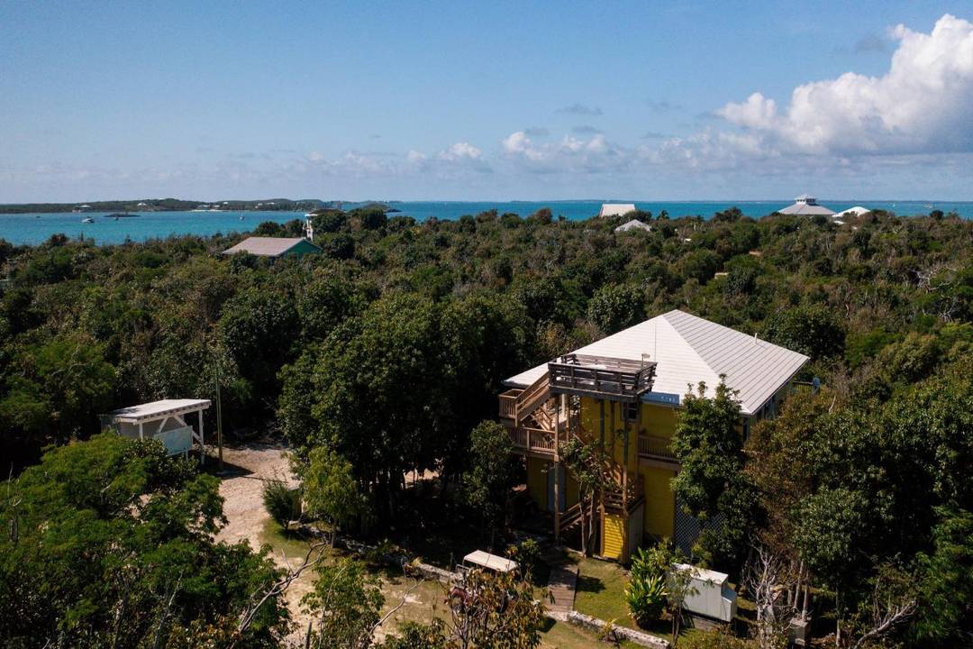 GONE BANANAS Single Family Home Abaco