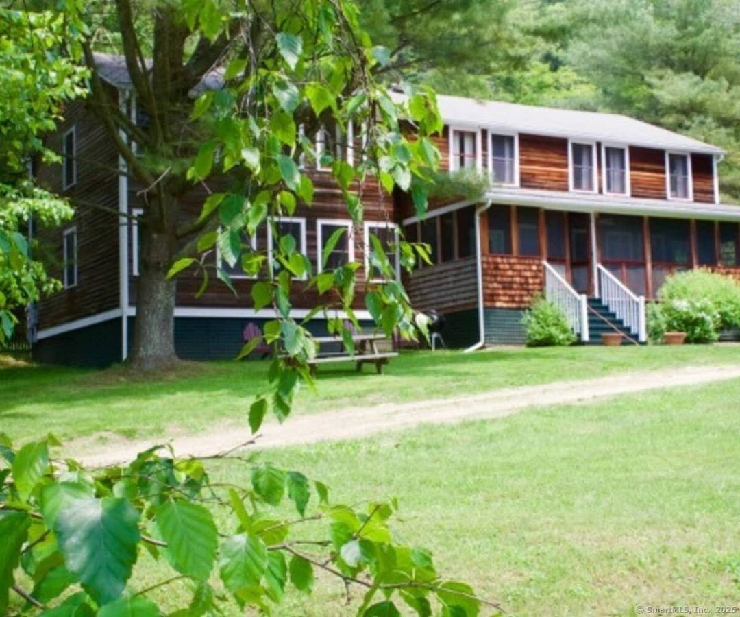 Camp House Rental On Twin Lakes in Salisbury, Connecticut, is the quintessential summer getaway.