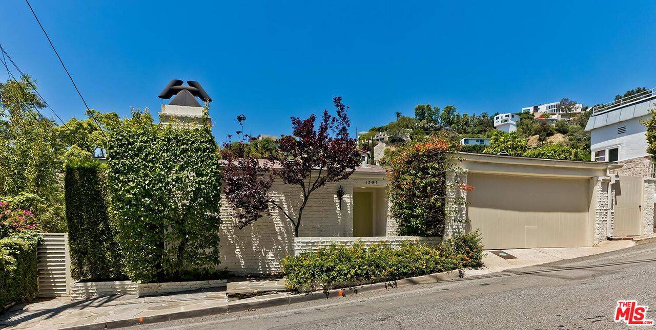 1591   Sunset Plaza Dr 3BR Sunset Strip La
