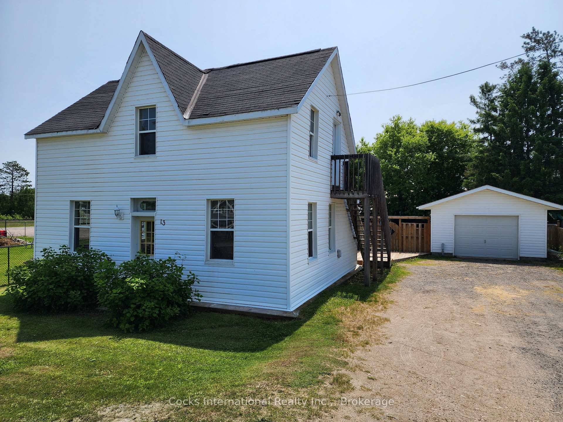 Timeless charm meets modern updates in this beautifully refreshed 4 bedroom, 2 bathroom century home, ideally located just steps from downtown Sundridge and the shores of Lake Bernard.