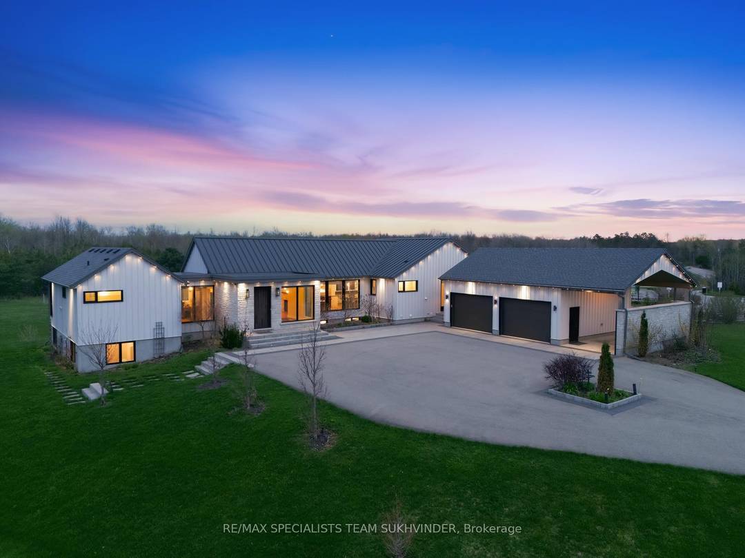This exceptional custom built bungalow by Sutcliffe Homes offers a rare blend of space, versatility, and an unbeatable setting.
