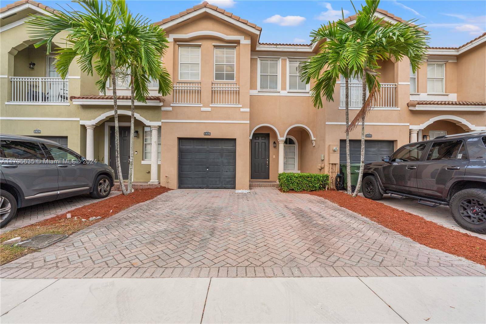 Recently renovated unit All updated kitchens cabinets, appliances, counter tops, backsplash, fixtures amp ; lighting throughout, bathroom vanities.