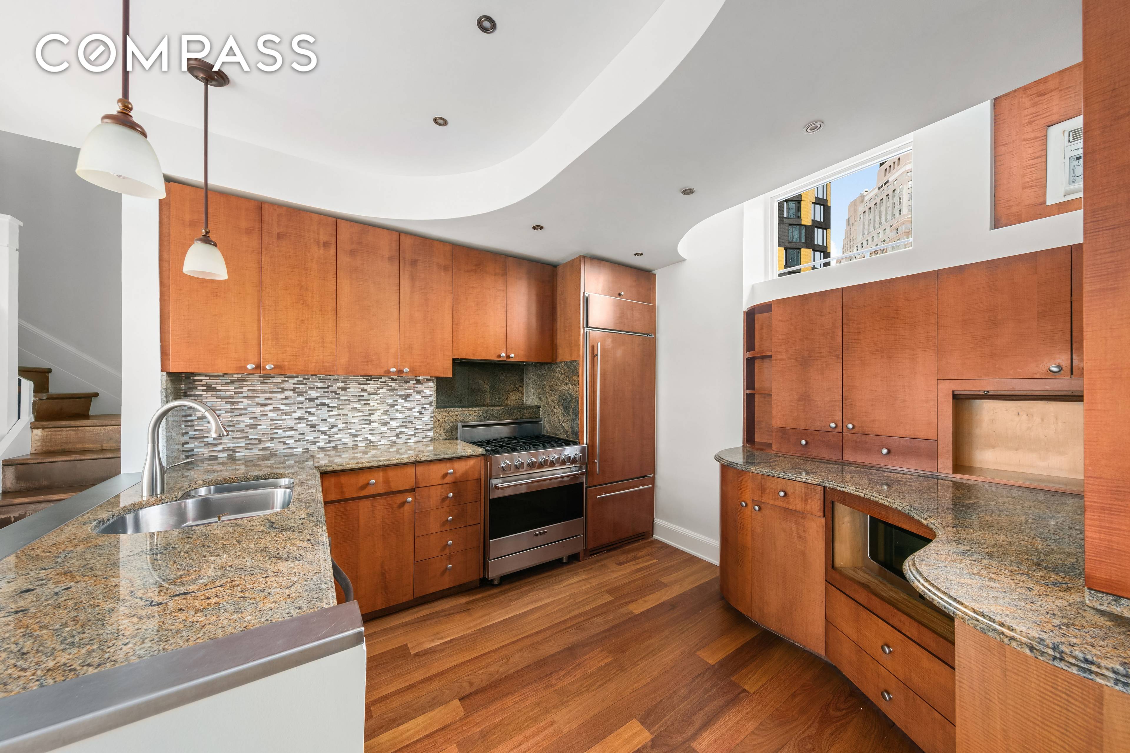 3 BEDROOM, 3. 5 BATHS TRIPLEX PH renovated with top of the line finishes throughout !