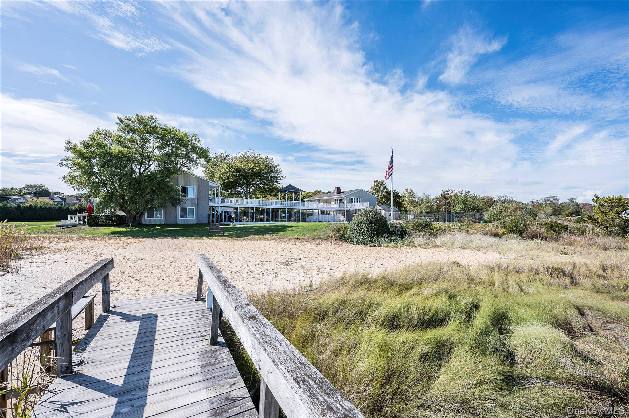 Perched on the edge of Tiana Bay, this year round co op offers an effortless blend of comfort and coastal living.