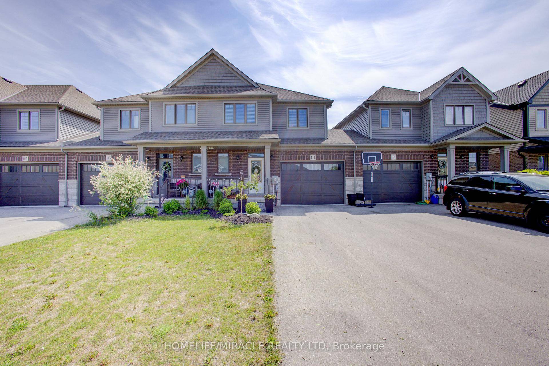Spacious, well kept quality home build by Sunvale.