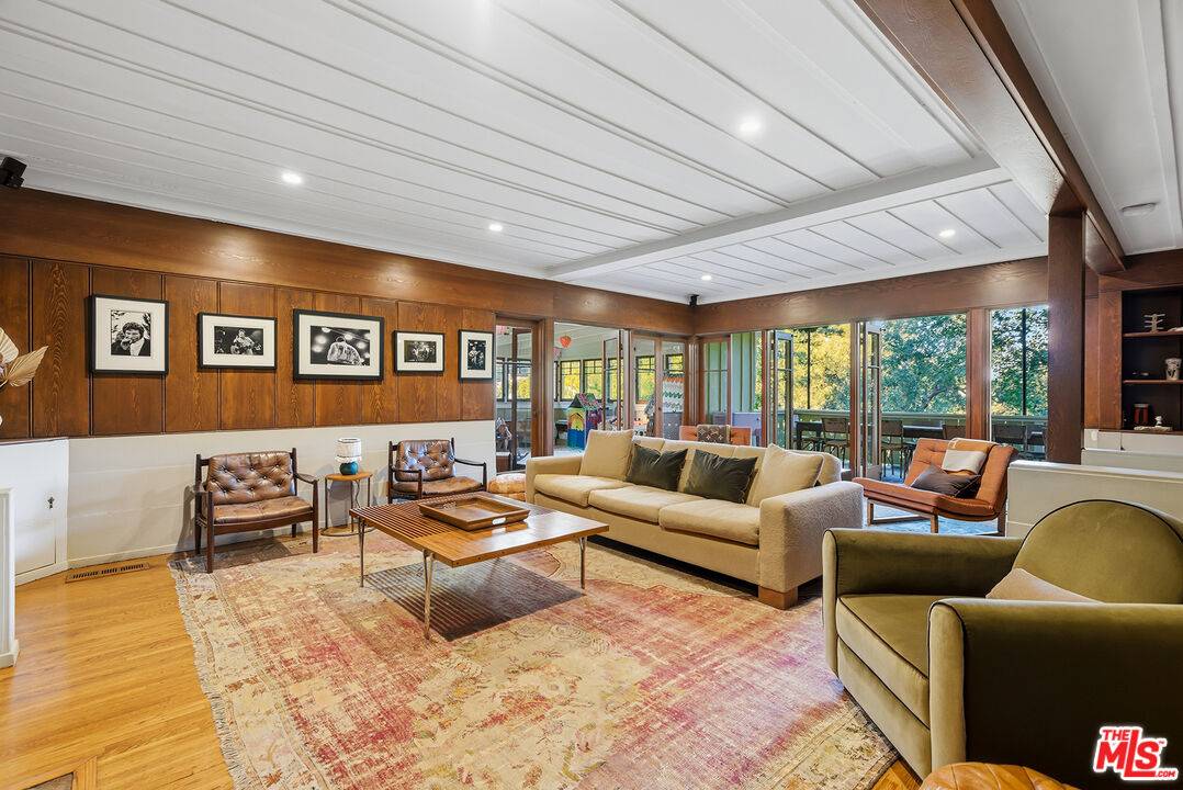 2049   Oakstone Way 5BR Hollywood Hills East La