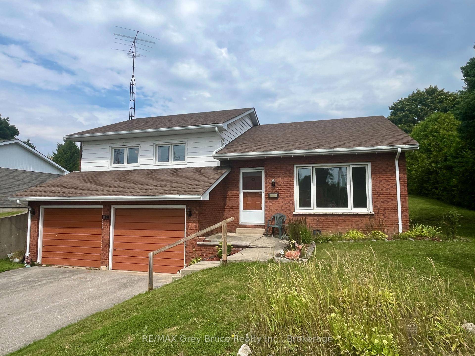 Welcome to 82 Brook Street West !