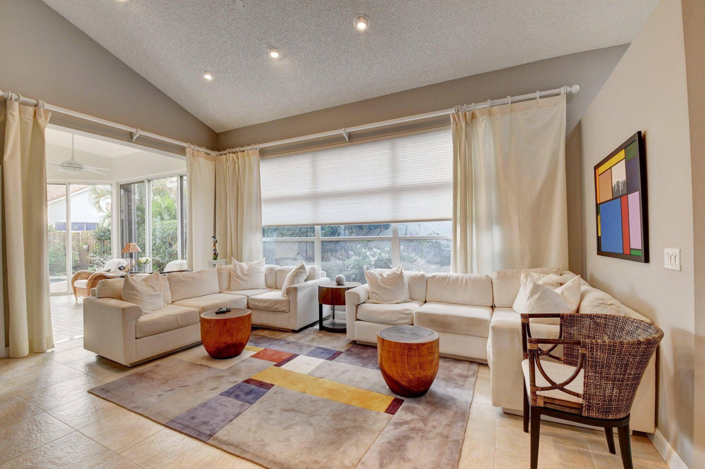 Lovely 2 bedroom available in Banyans at Broken Sound.