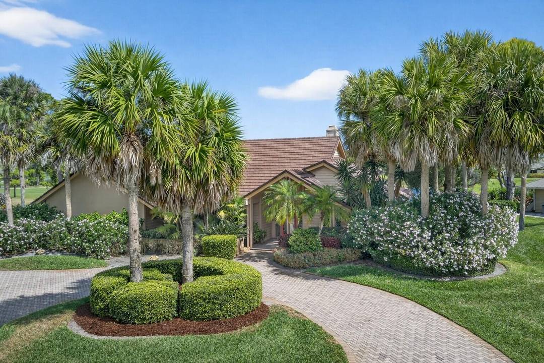 Completely reimagined and taken down to the studs, this stunning 3 bedroom, 4 bath home in Mariner Sands Country Club showcases sleek modern design and exceptional craftsmanship throughout.