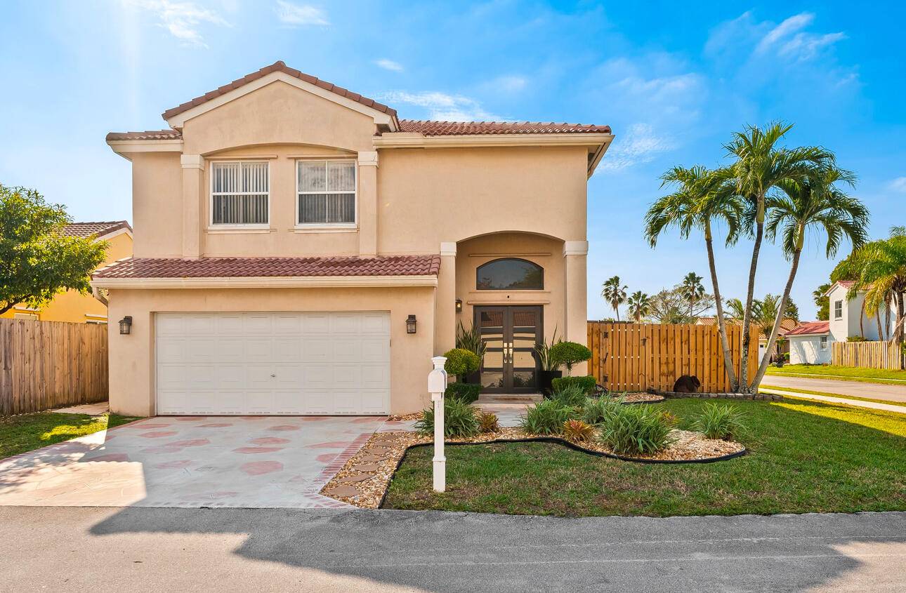 This stunning 2 story property offers brand new carpet, WiFi Arlo Security System, an Eco System French Door with impact glass for heat resistance privacy.