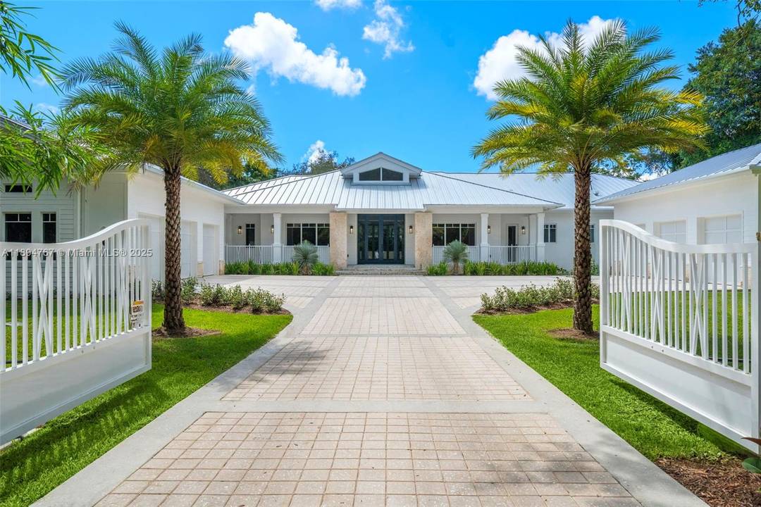 Pinecrest Showpiece ! 2025 Custom Home, 1 acre, Heated Pool, 61 ft x 17 ft spa, sun deck in pool, Kohler Generator 38KW powers whole house, 8 Bedrooms 9 bathrooms ...