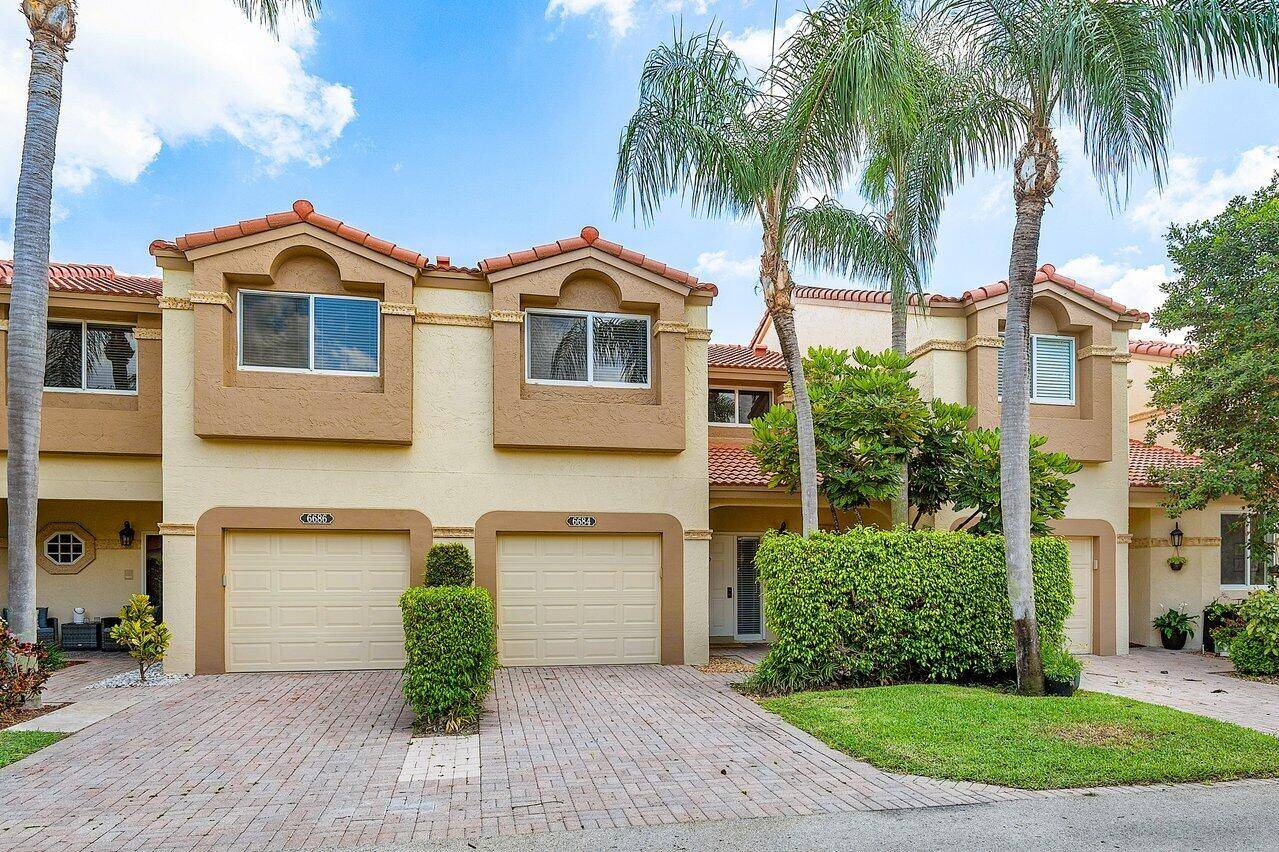 Welcome to this stunning 2 bed, 2.