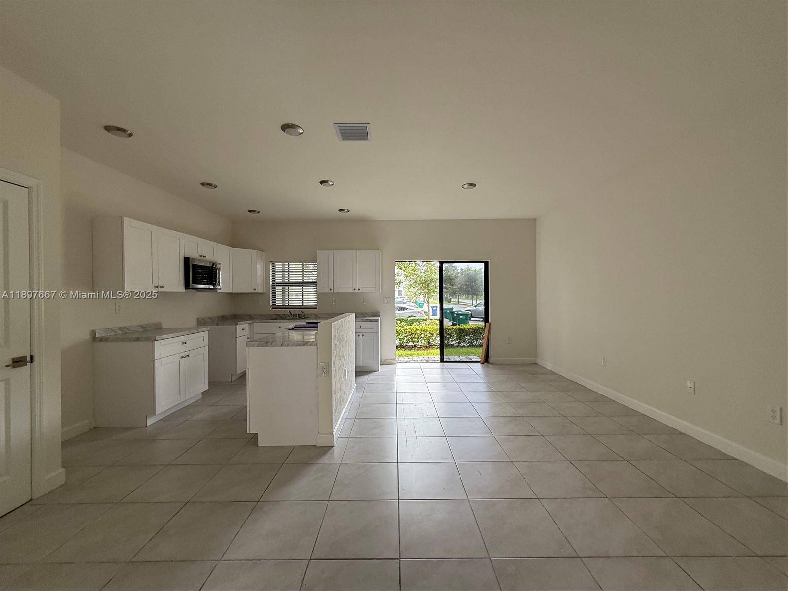 Only 110 month HOA ! This charming one story townhome is located in a quiet, friendly neighborhood and offers comfortable, low maintenance living with no stairs.