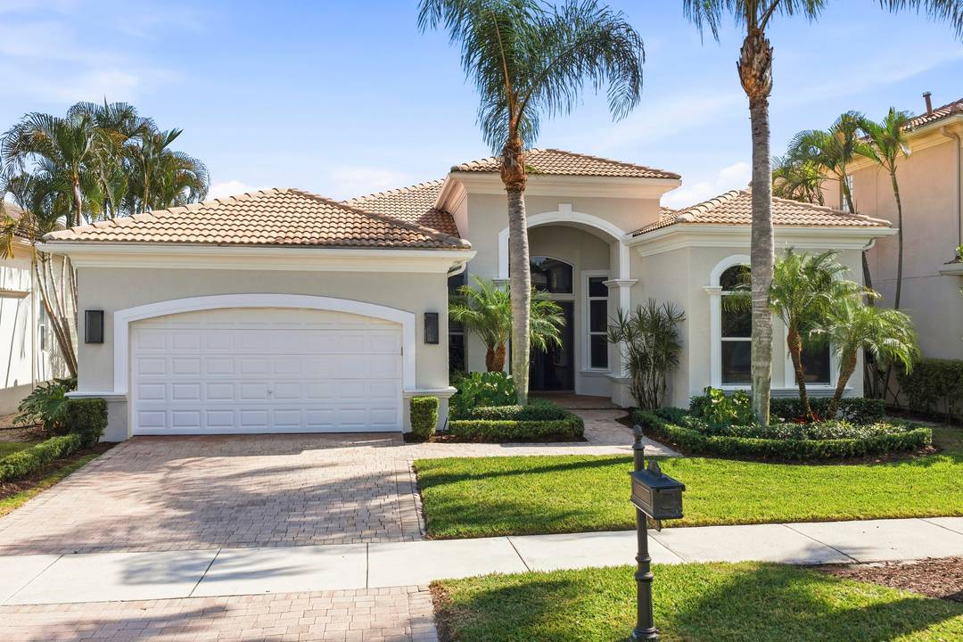 Welcome to sophisticated single level living at its finest.