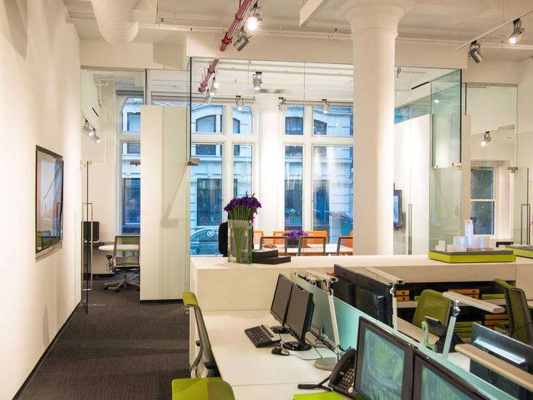 This exceptional 2nd floor open loft is an expansive canvas, stretching over 40' wide and extending 82' deep.