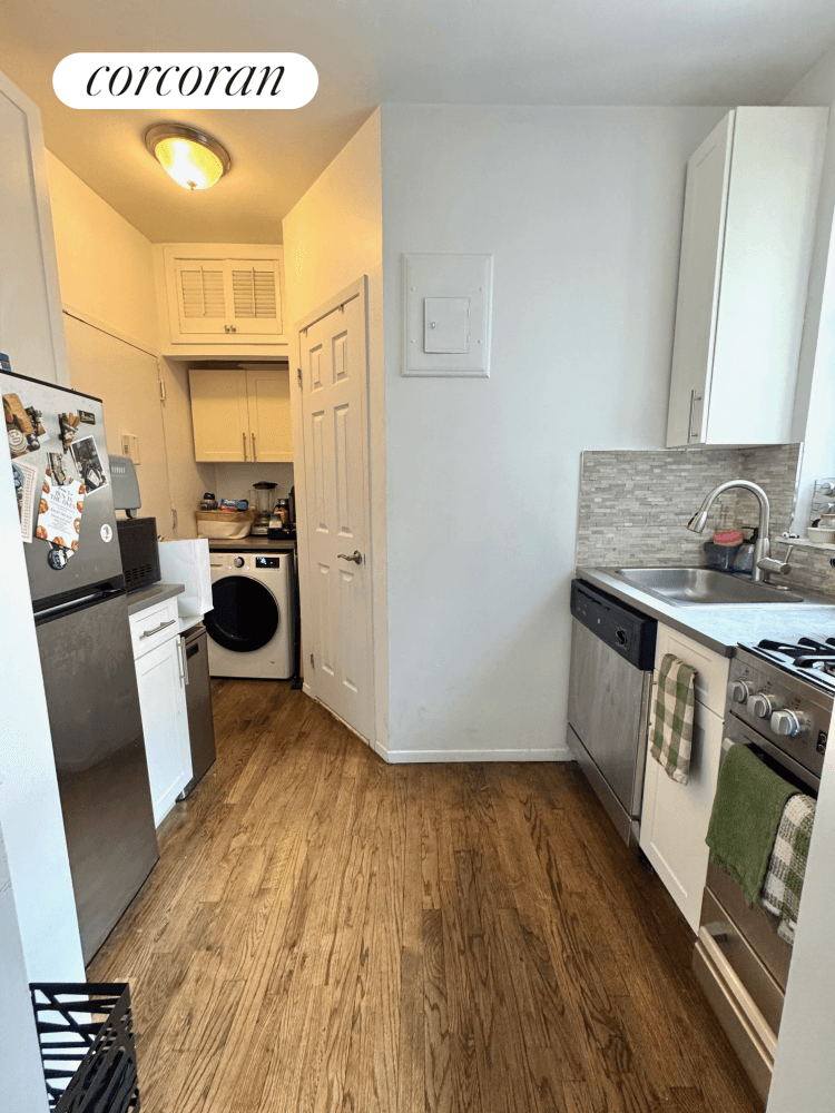 Currently occupied Sun filled renovated TRUE 2 bed with WASHER DRYER IN UNIT.