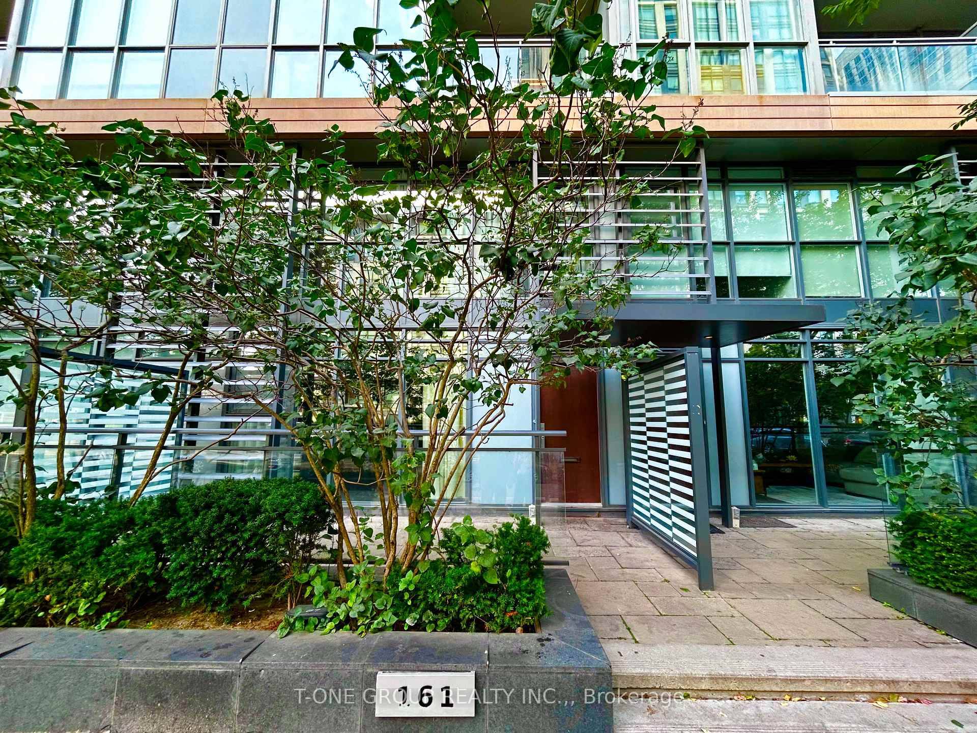 Luxury 2 Storey Townhouse Townhouse In Concord City Place.