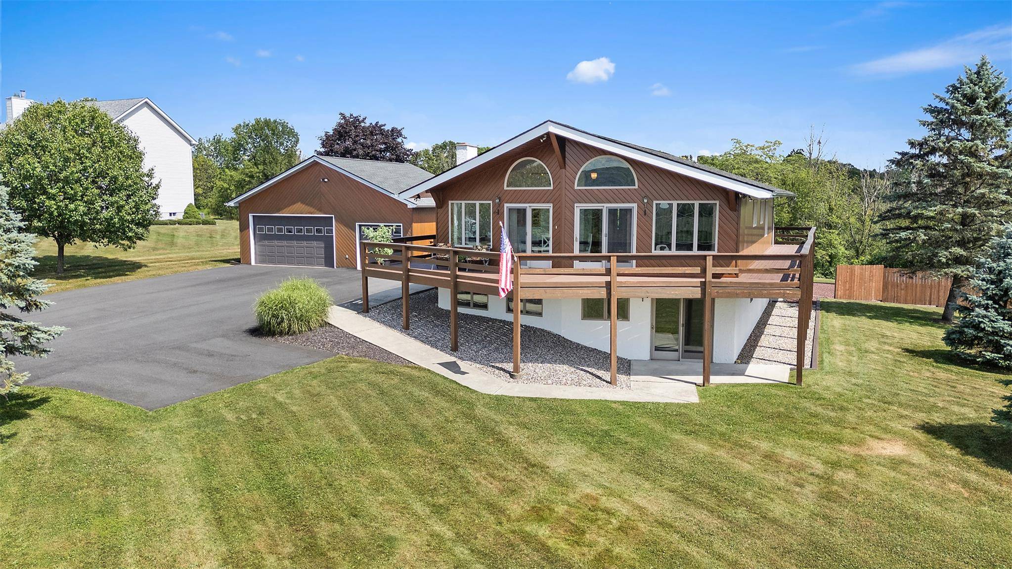 Welcome to your own Alpine retreat in the heart of the Hudson Valley and in the Minisink school district !