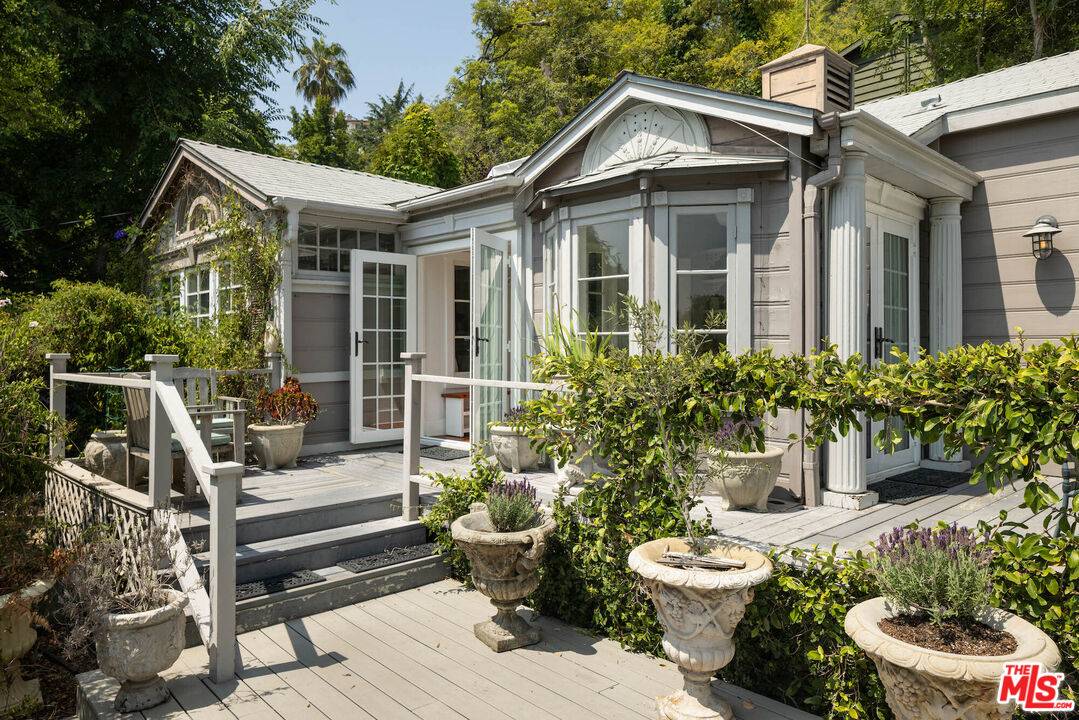 8805   Lookout Mountain Ave 3BR Hollywood Hills East La
