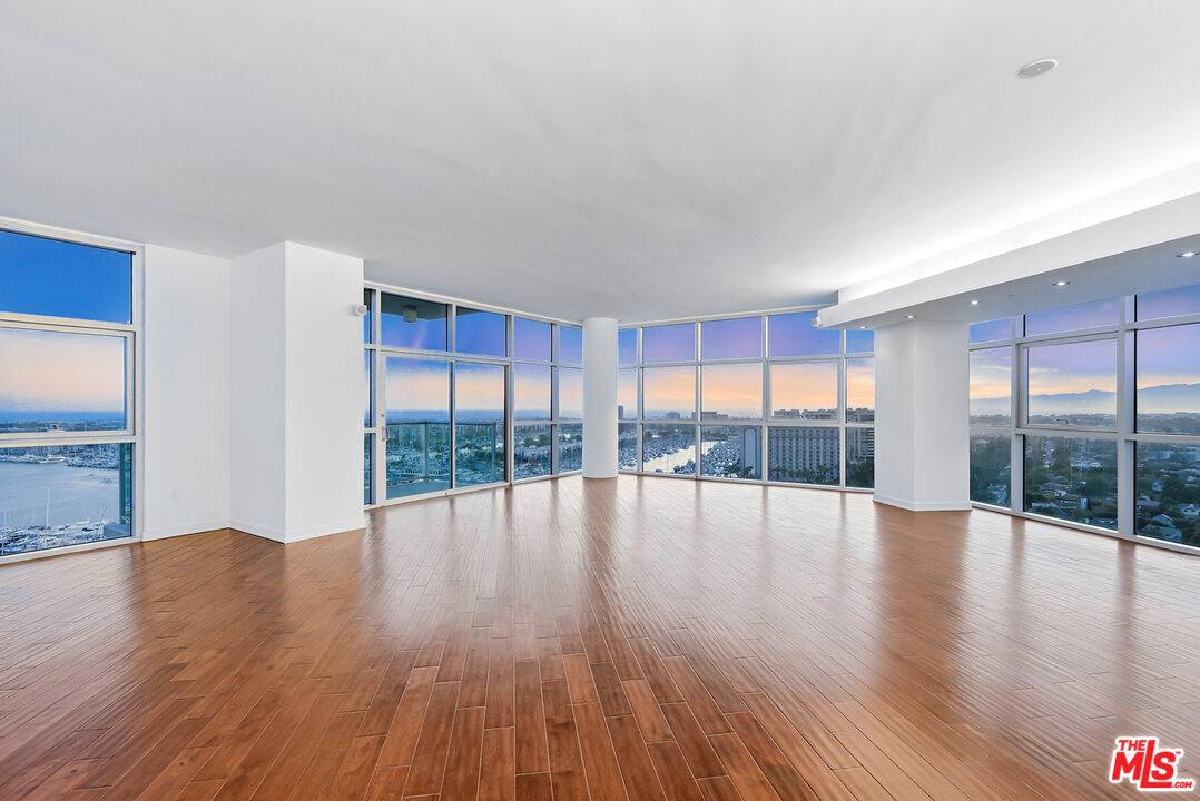 13700   Marina Pointe Dr 4BR Marina Del Rey La