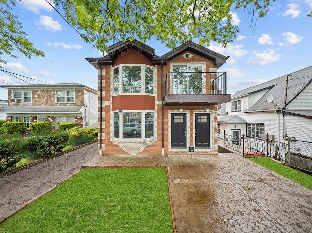 Welcome to 147 50 231st Street, Brookville Your Dream Home Awaits !