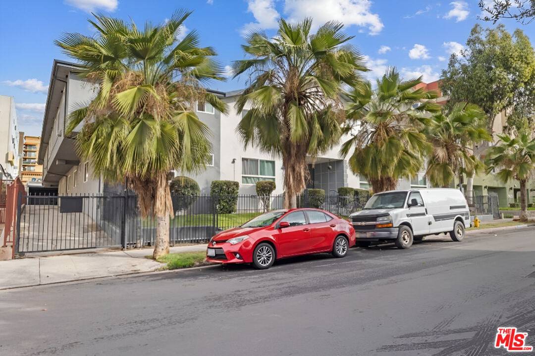 5427   Carlton Way 20BR Hollywood Hills East La