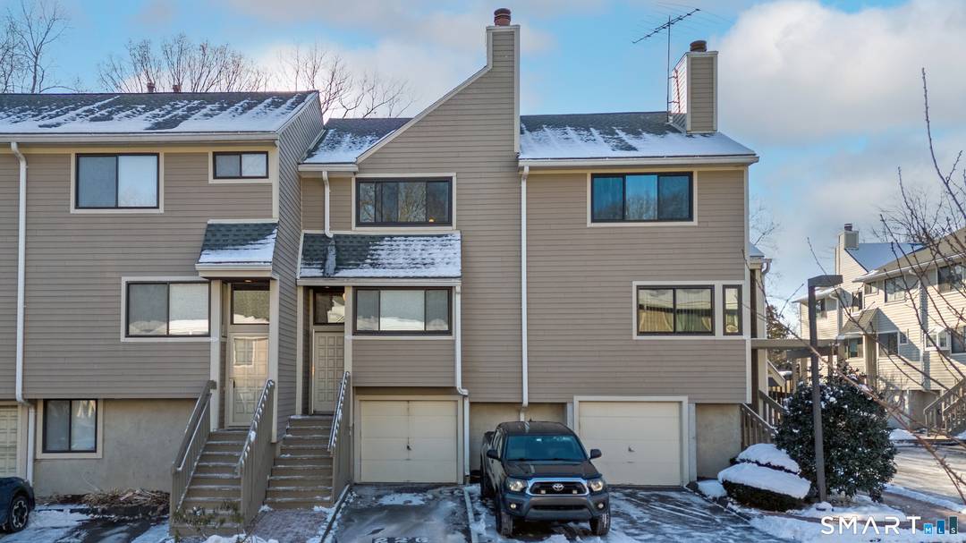 A ready to move in condo with a great floor plan and thoughtful updates, 226 Sunrise Hill Road, Unit 226 is located in the Sunrise Hill Townhomes, a highly desirable ...