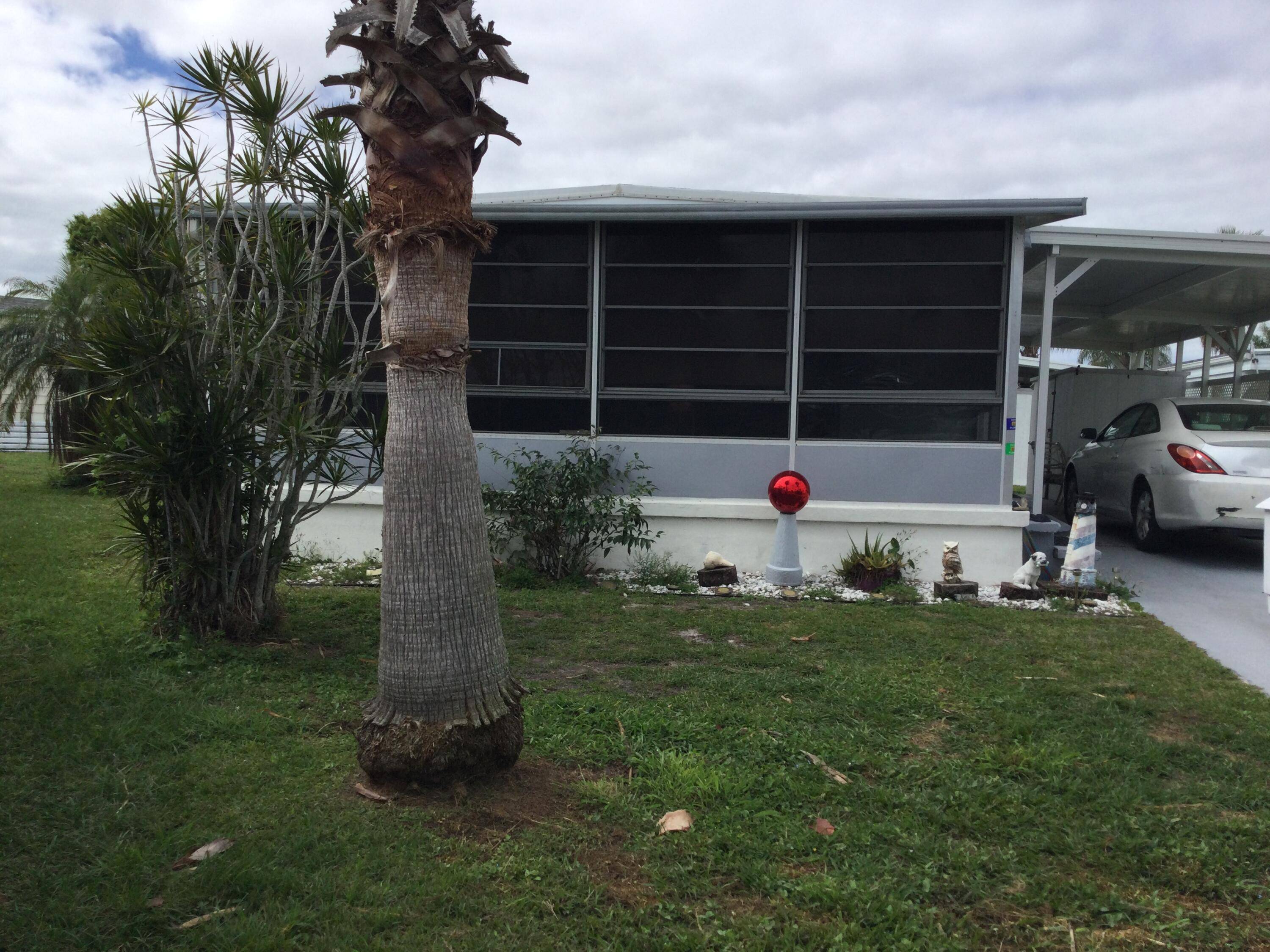 Nicely maintained home on cul de sac.