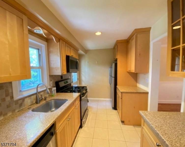 FANTASTIC location ! Move in condition on quiet street.