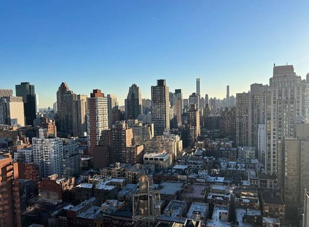 DECEMBER 1 MOVE IN ! New to Market !