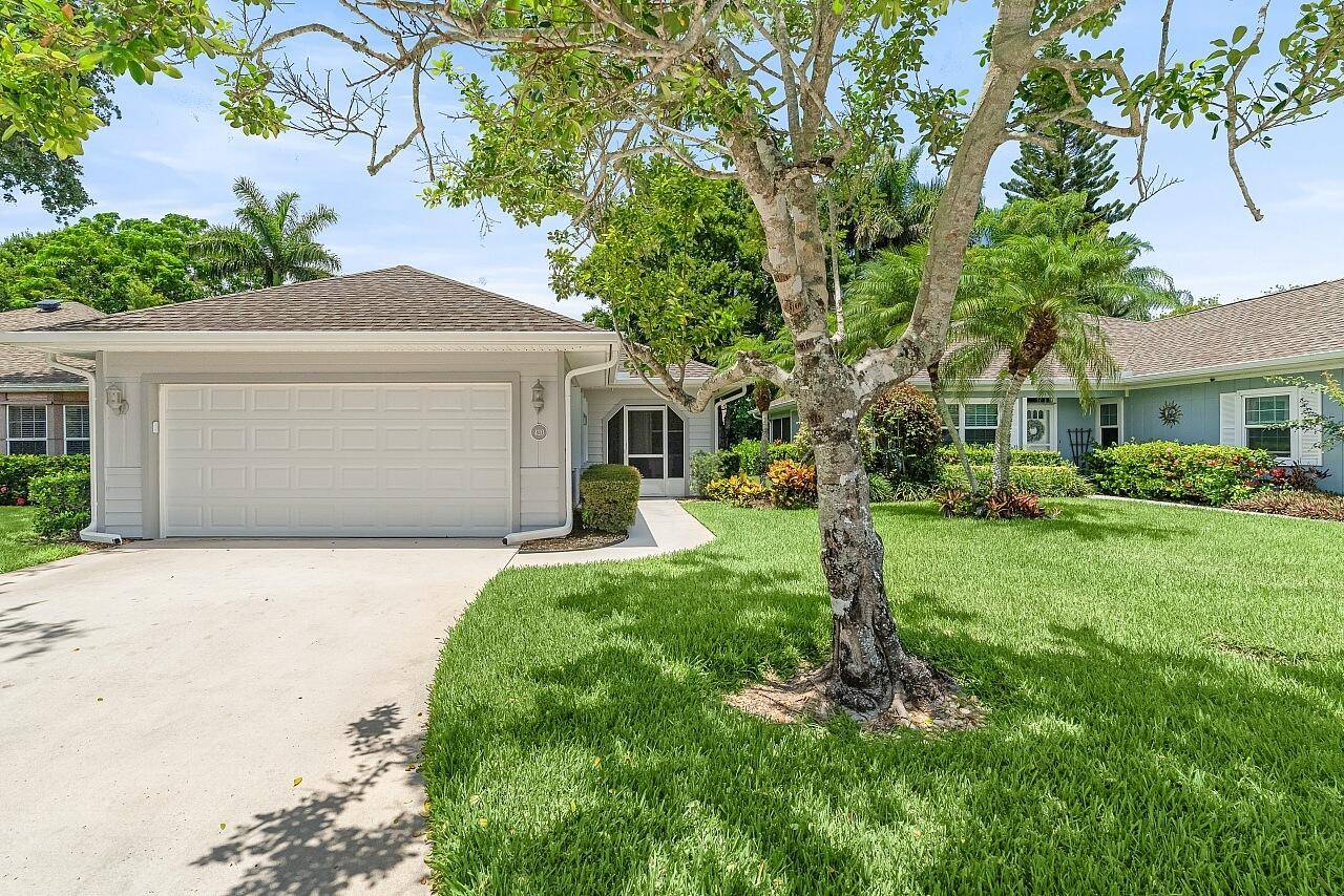 Prime Vero Beach location in the gated community of Garden Grove !